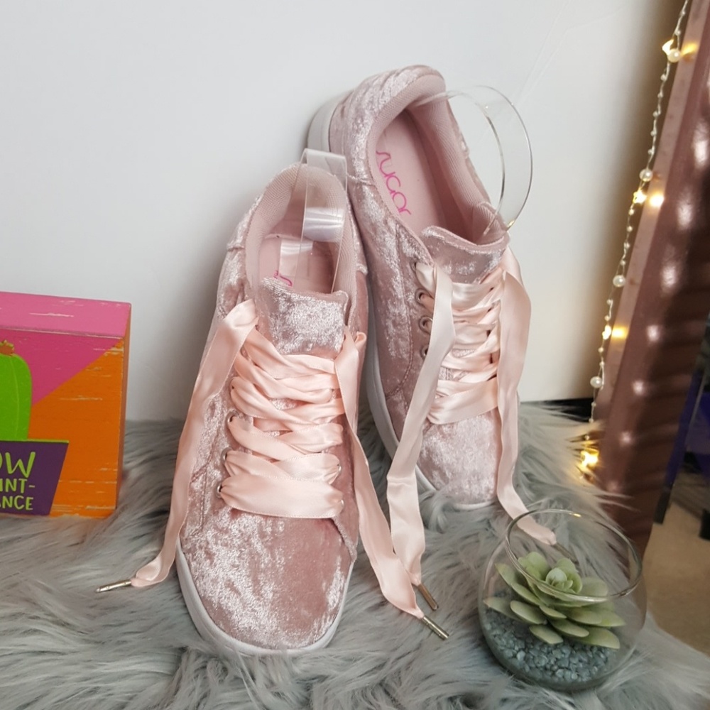 Sugar pink velvet sneakers